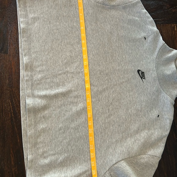 Nike Sportswear Tech Fleece Women's Oversized Turtleneck Sweatshirt - Light Gray - Picture 9 of 15